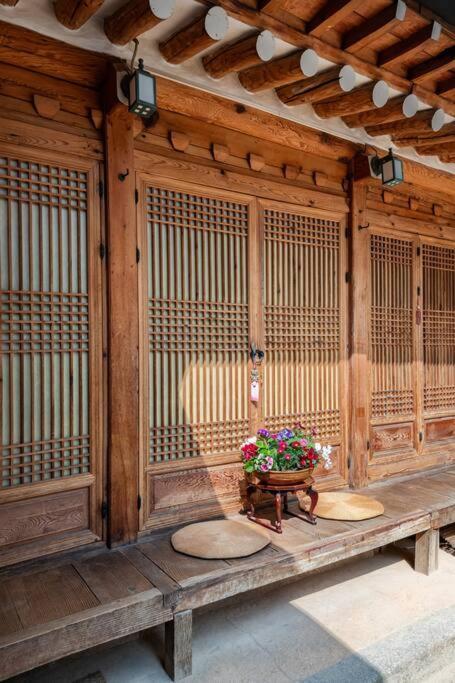 Namhyundang - Hanok Korean Traditional House Seoul Exterior photo