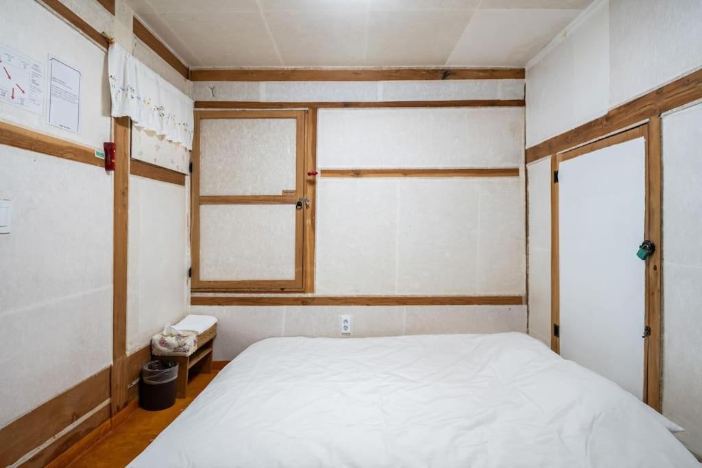 Namhyundang - Hanok Korean Traditional House Seoul Exterior photo