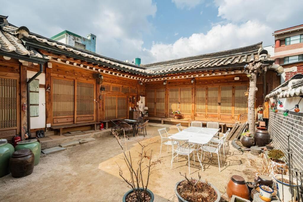 Namhyundang - Hanok Korean Traditional House Seoul Exterior photo